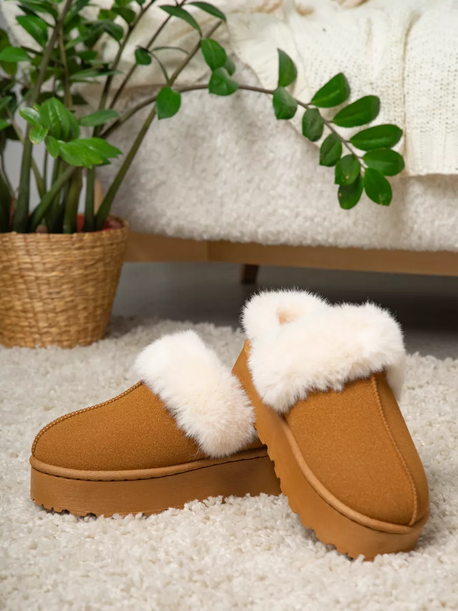 UGG AUSTRALIA SLIPPERS